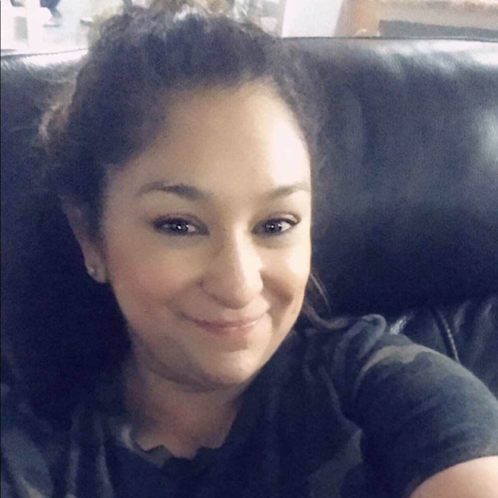 Meet your Posher, Pascuala